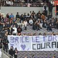 Navijači nogometnega kluba Toulouse na tekmi po napadu