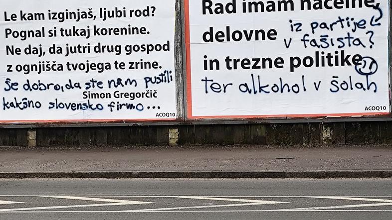 Plakati s črno in rdečo obrobo znova preplavili prestolnico
