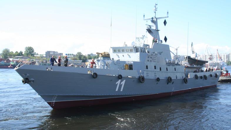 vojaška ladja Trigalv, Sankt Peterburg, krst