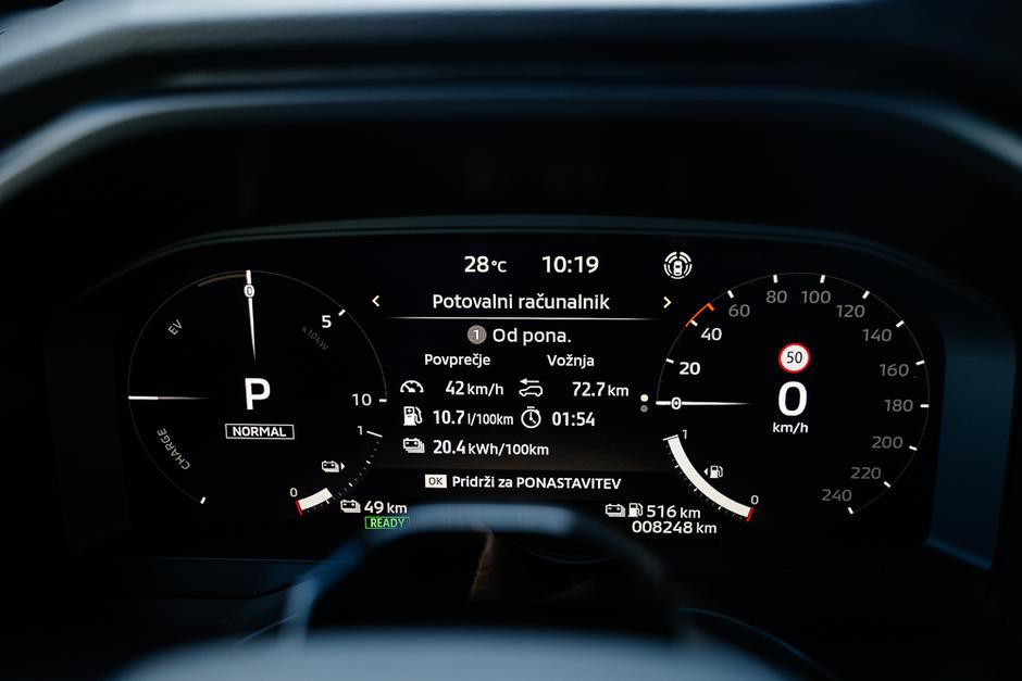 Mitsubishi Outlander PHEV Black Edition | Avtor: Saša Despot