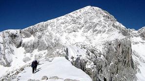 Zgodaj popoldan se je ob sestopu na poti iz Grintovca v Kamniško-Savinjskih Alpa