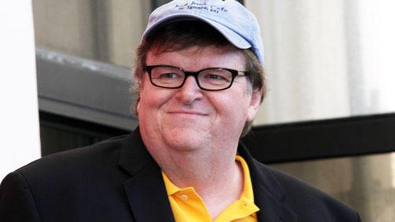 Michael Moore je obupal.