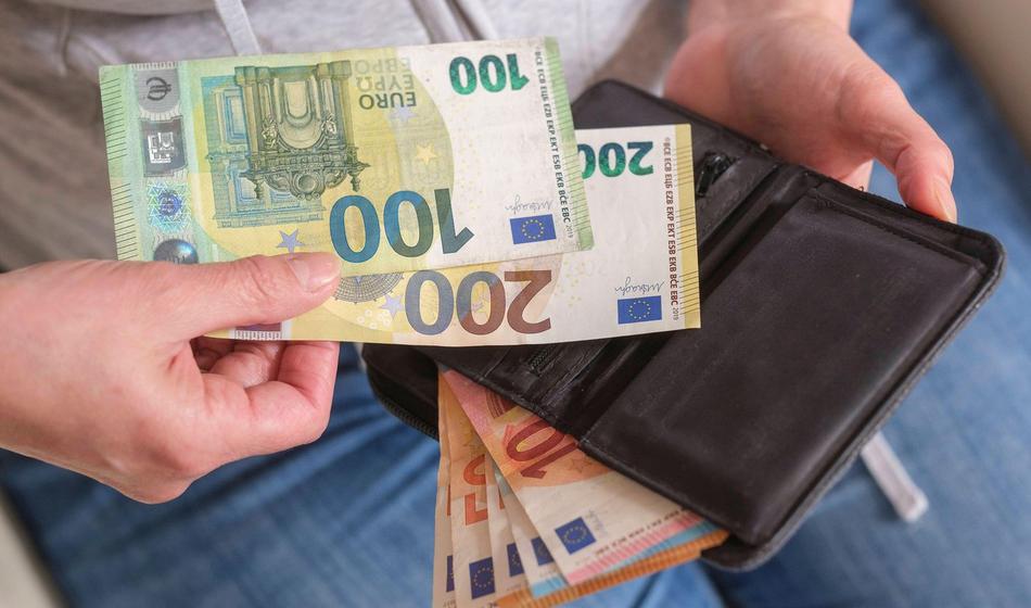 Dobra novica za javne uslužbence, dodatki vsak mesec