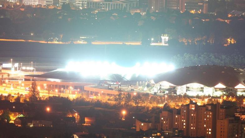 Pogled na osvetljen stadion (Foto: Društvo Temno nebo)