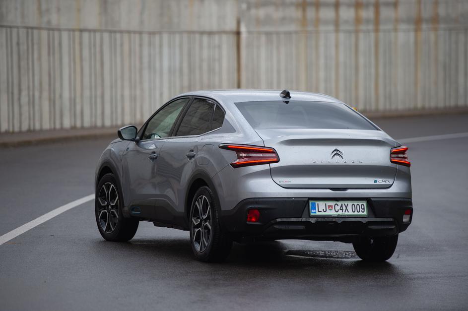 Citroen e C4X