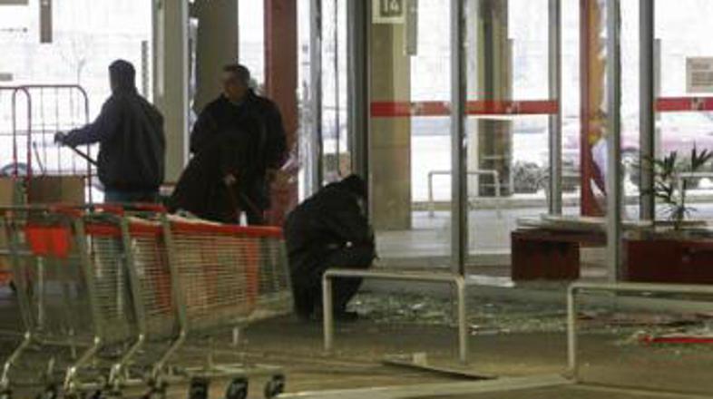 Eksplozija, ki je odjeknila v petek pred Mercatorjem v srbski prestolnici, ni za