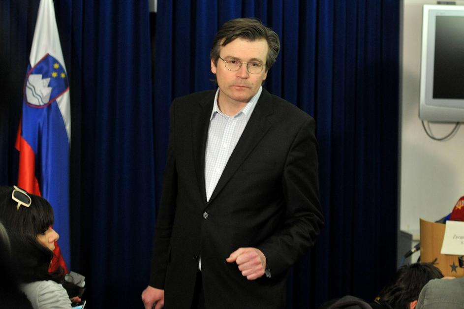 slovenija 21.03.11, Zoran Thaler, odstop evropskega poslanca, korupcija, podkupn