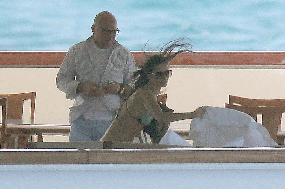 Demi Moore in Ashton Kutcher