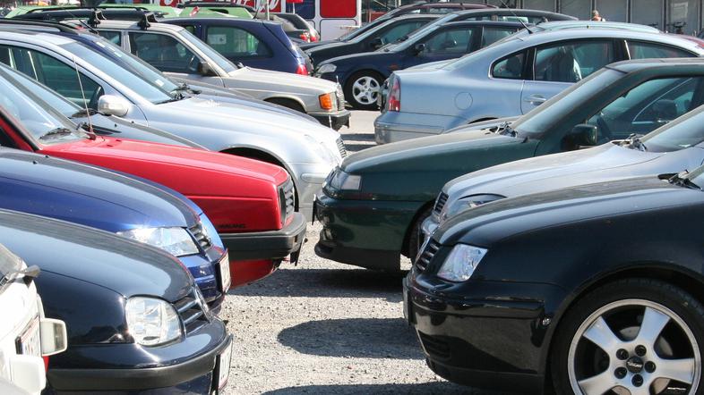 Avti parkirišče avtomobili