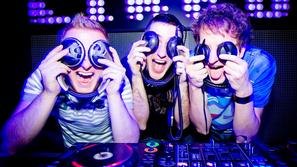 Plesne vibracija razgrele noč