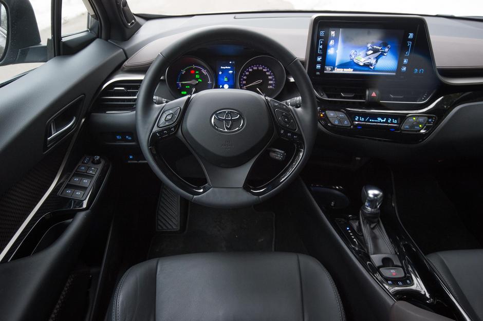 Toyota C-HR Hybrid | Avtor: Anže Petkovšek