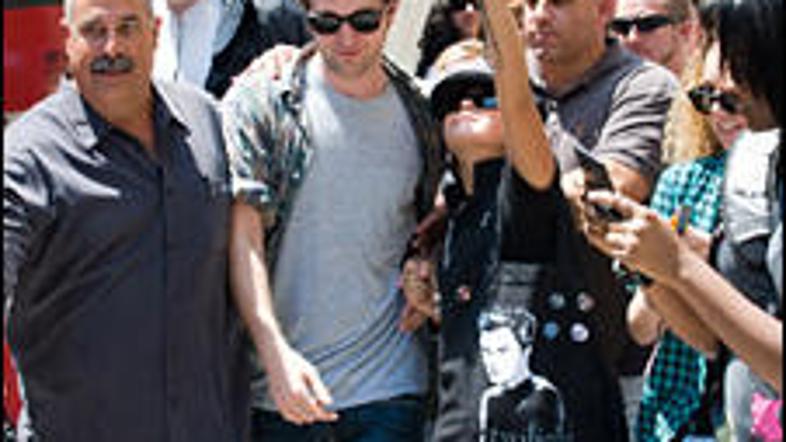 Oboževalci pripotujejo iz različnih koncev sveta, da bi videli svoje junake. 