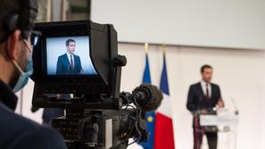 mediji novinarji TV telefon novice