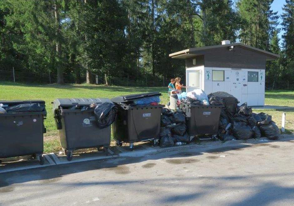 Smeti ob cestah | Avtor: Dars