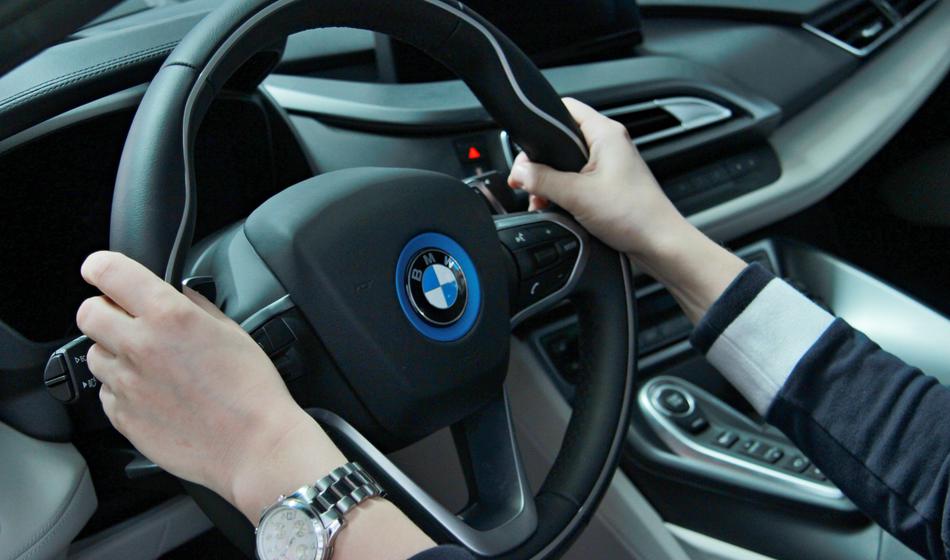 Pozor, vozniki BMW! Odpoklicali več sto tisoč vozil