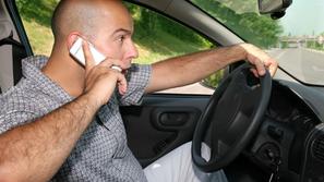 telefoniranje med vožnjo