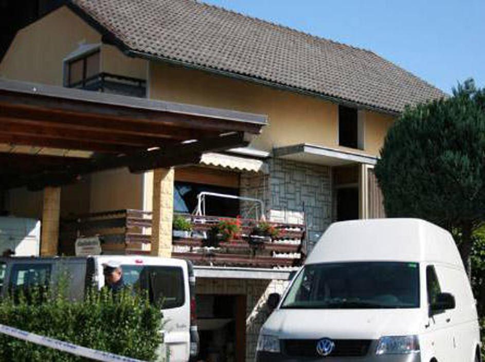 Zakonca nista umrla zaradi požara, ampak zaradi nasilne smrti.