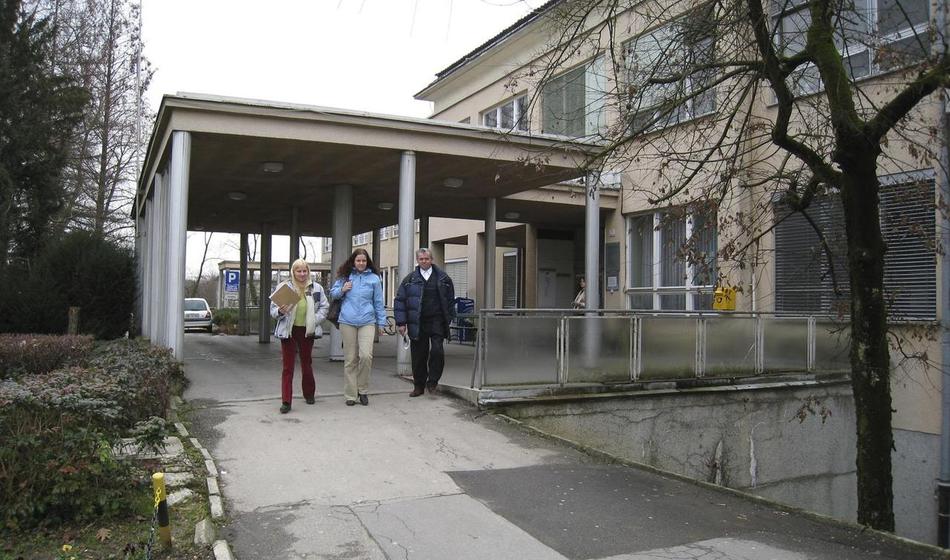 47 spornih napotnic: Pacienti za isto težavo hkrati na dveh 