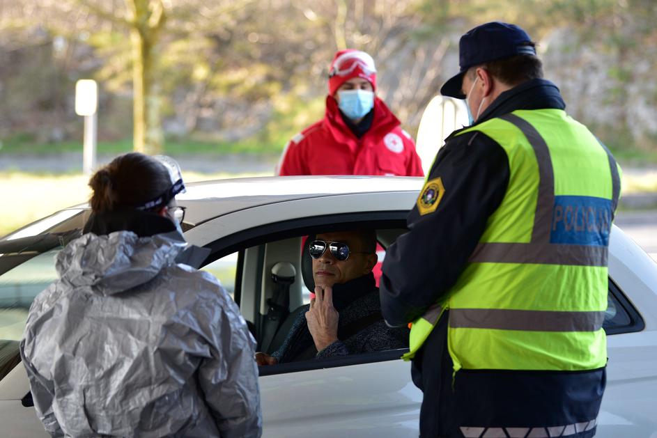 koronavirus COVID-19 Slovenija meja z Italijo