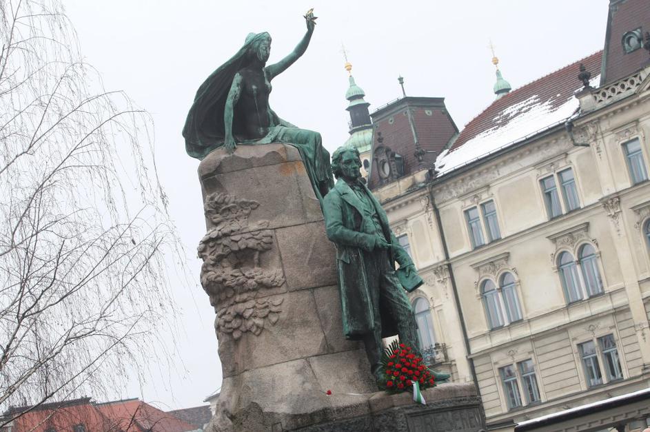 France prešeren spomenik branje peozija