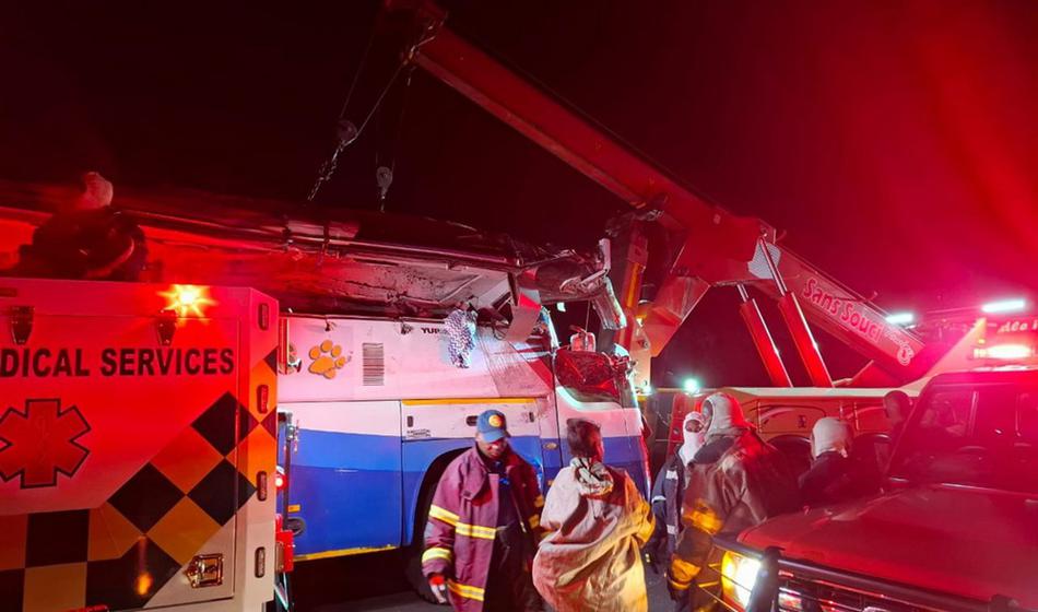 Avtobus se je prevrnil, med mrtvimi 10-mesečna deklica