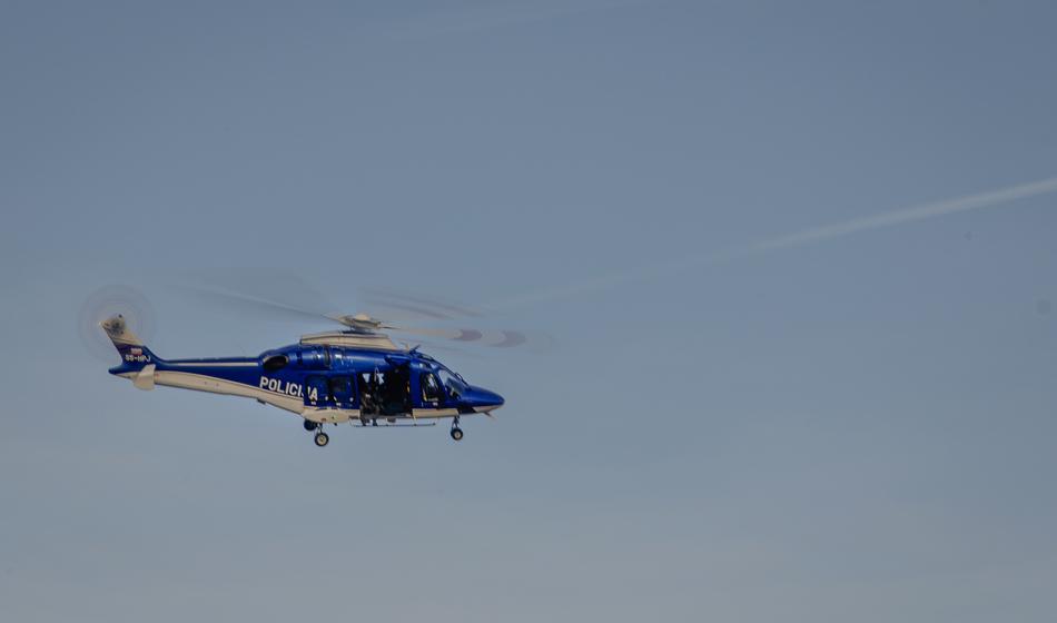 Drama v Izoli, policisti postavili blokadne točke, v zraku helikopter
