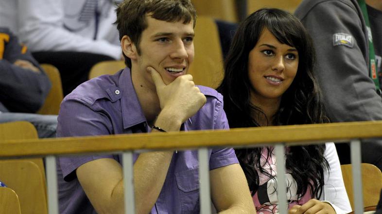 Goran Dragić si je z zanimanjem ogledal tretjo tekmo finala, malo bolj je stiska