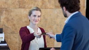 hotel recepcija receptorka receptor