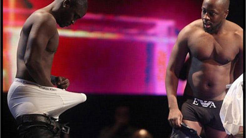 Akon: “Ali ga hočeš videti? Kdo je sedaj glavni Clef?“.