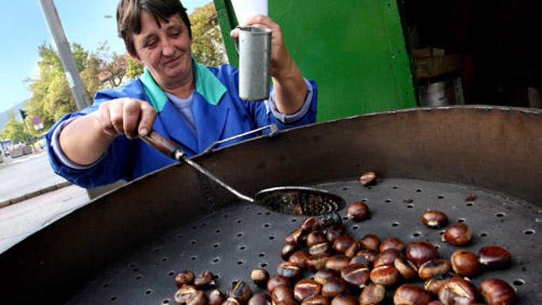 Podjetje Seam, ki ima na Prešernovem trgu tudi gostinski lokal, prodaja malo mer