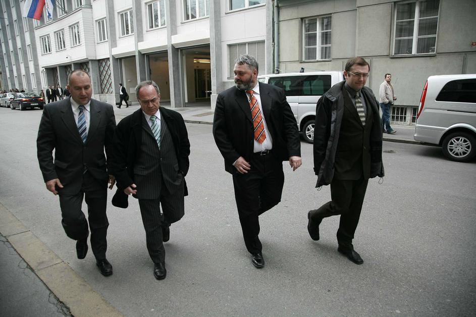 Moravški župan Martin Rebolj (SD) (drugi iz leve) volitve pričakuje v dveh mesec