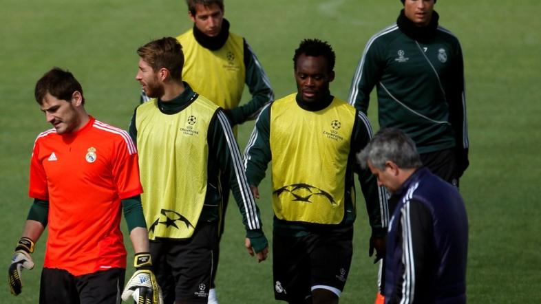 Casillas Mourinho Ramos Essien Coentrao Ronaldo Real Madrid Galatasaray