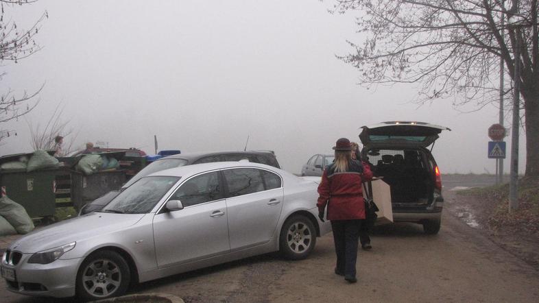Ko se pred šolo pojavi redarka, kljub temu da ne izreka denarnih kazni, pri star