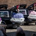Pogreb miljarderjevih treh otrok