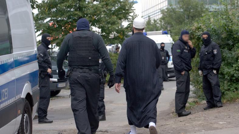 Racije v berlinski mošeji Al Khalil 