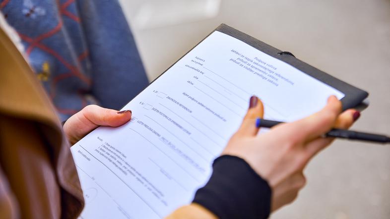 Zbiranje podpisov, Inštitut. 8. marec