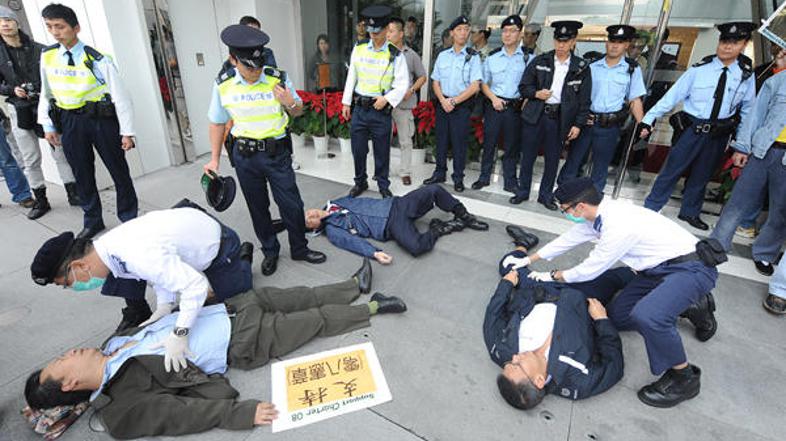 V protestu so bili poškodovani trije ljudje. (Foto: AFP)