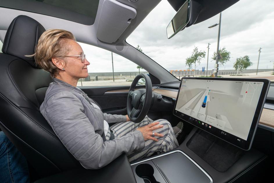 Tesla FSD avtonomna vožnja