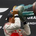 Lewis Hamilton je prvi, ki je na dirki v Šanghaju zmagal dvakrat. Ko mu je to us