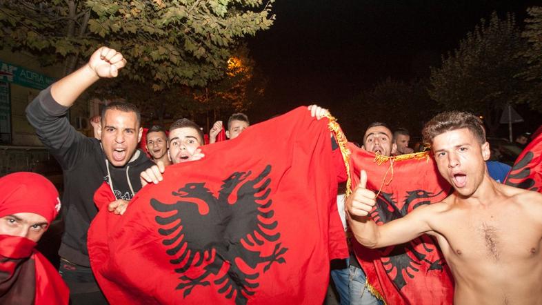 Priština zračno plovilo dron velikoalbanska zastava stadion JNA Beograd Srbija A