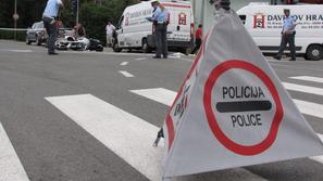 prometna nesreča motorist križišče trčenje policisti