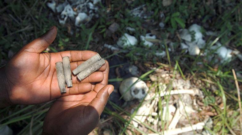 Frakcijo FNI je Human Rights Watch opisal kot najbolj krvoločna in odgovorna za 