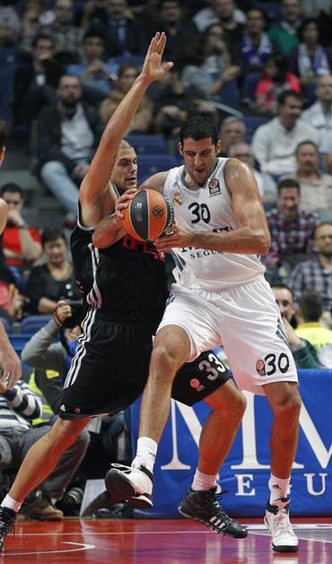 Bourousis Zirbes Real Madrid Brose Baskets Evroliga