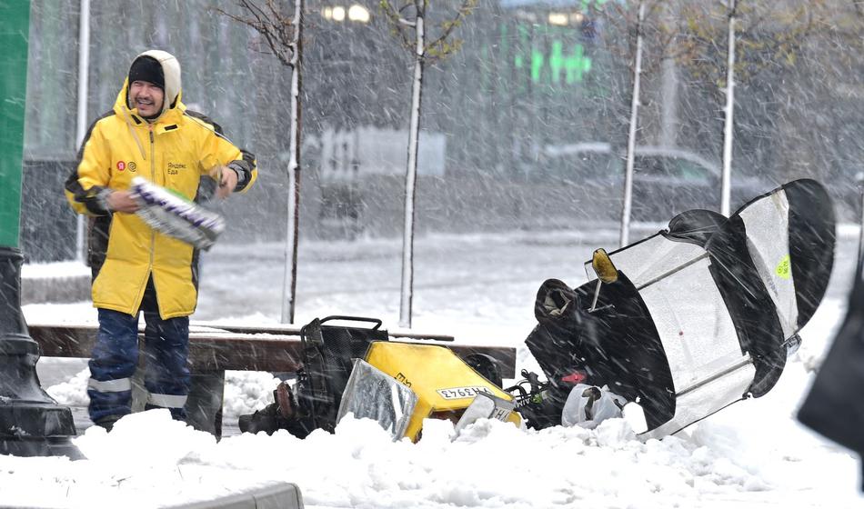 Kaos v mestu: Konec aprila jih je presenetil sneg