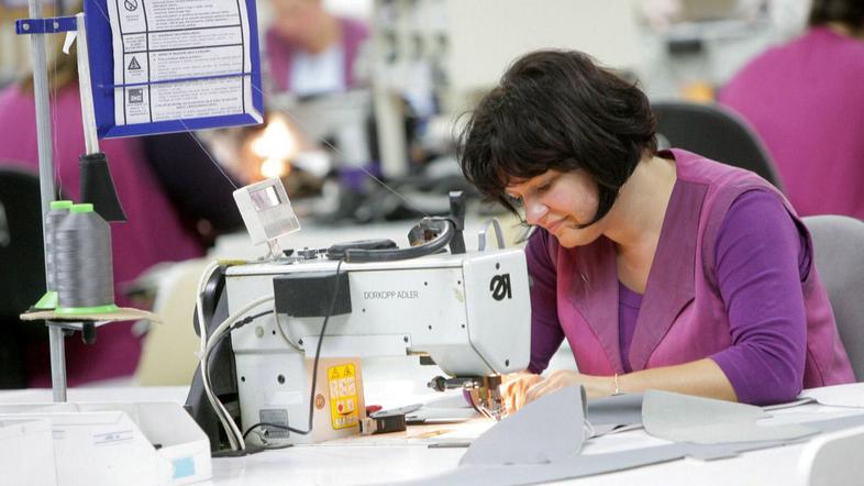 V nekaterih podjetjih, kjer je zadnje tedne kritično, so za letne regrese vseeno