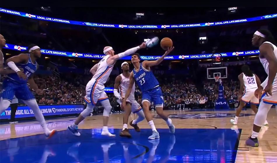 Ne, to ni AI: Nad tekmeca s copatom, nato doživel šok