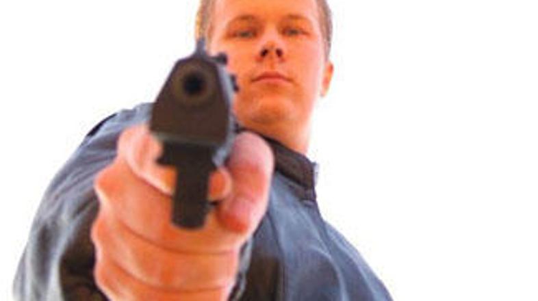 Matti Saari je v torek ubil 10 ljudi, obstajala pa naj bi povezava med njegovim 