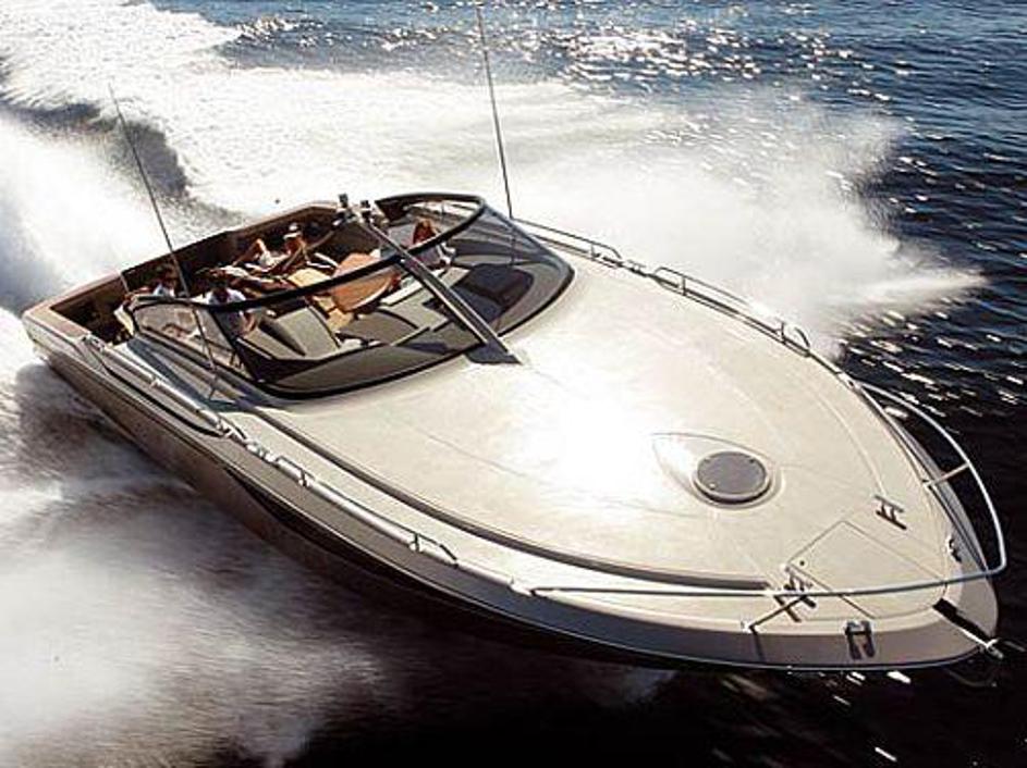 Baia one 43 ponuja razkošje štirim ljubiteljem morja in sonca.