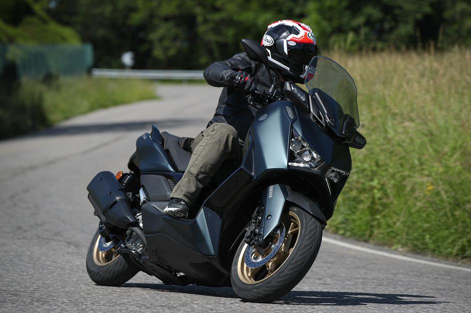 Yamaha XMAX 300