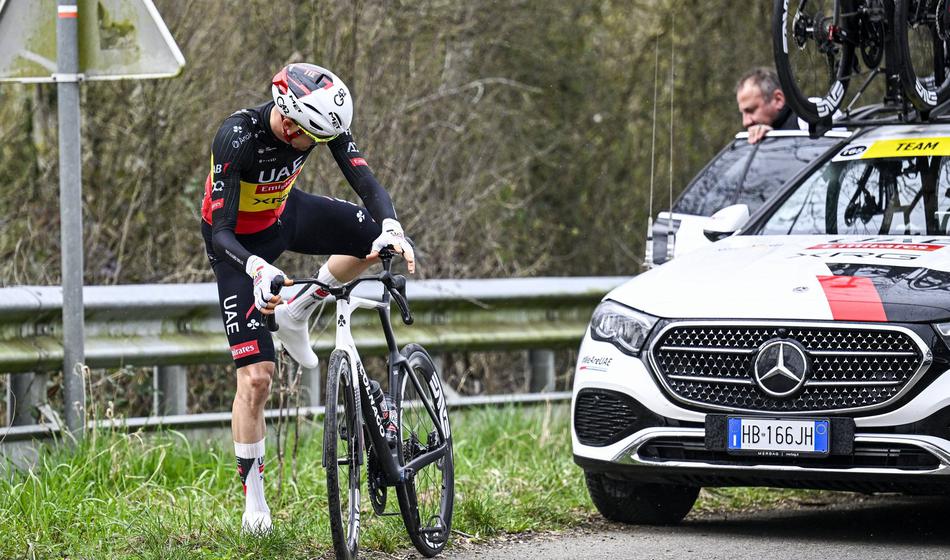 Boleč udarec za Pogija